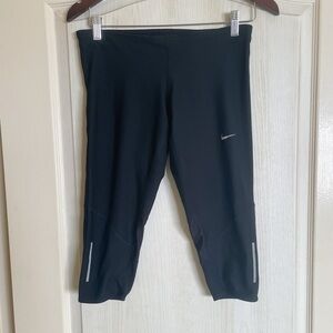 Nike Dri-Fit Athletic cropped leggings with zippered pockets. Running, Cycling M